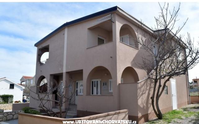 Apartmaji Orešić - apartmaji otok Vir Hrvaška