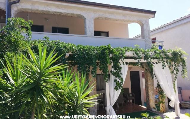Apartmaji VIR-to-all - apartmaji otok Vir Hrvaška