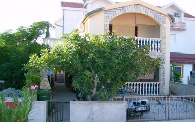 Ježinec Apartma - apartmaji otok Vir Hrvaška