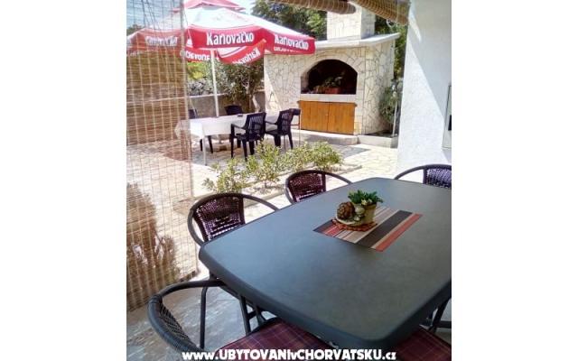 Jurisic - apartmaji otok Vir Hrvaška