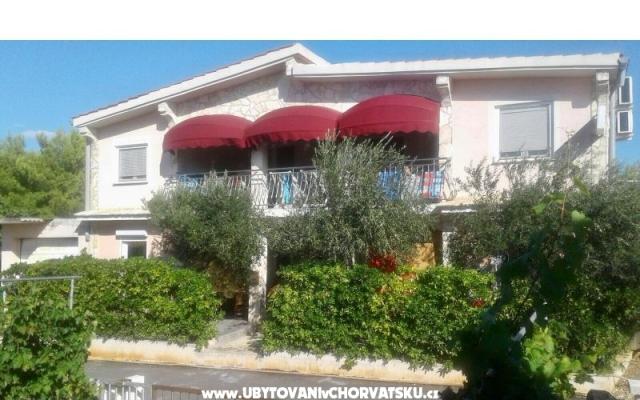 Hiša Aqualis - apartmaji otok Vir Hrvaška