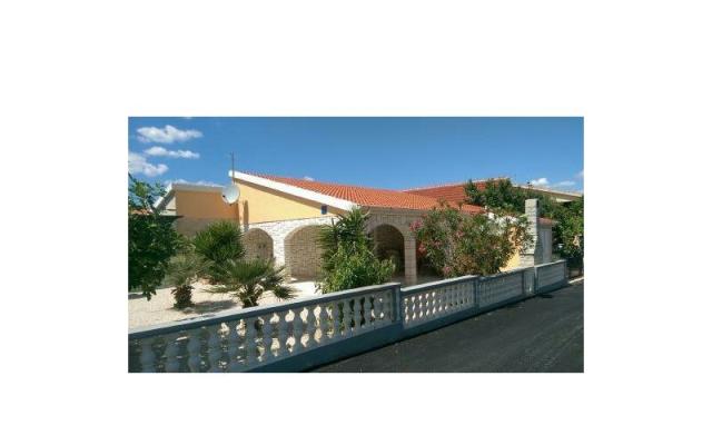 Počitniški dom Venus - apartmaji otok Vir Hrvaška