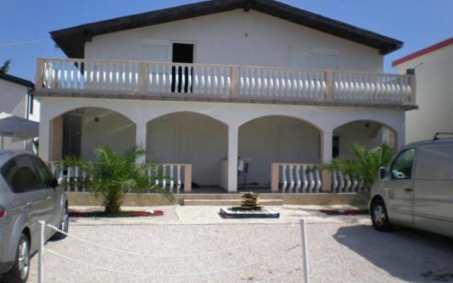 Nerdzana Vestweber - apartmaji otok Vir Hrvaška