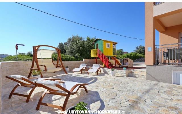 Villa Nivel - apartmaji otok Vir Hrvaška