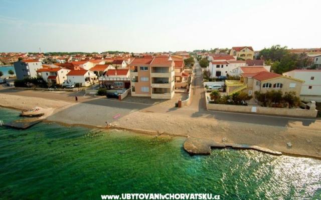 APARTMAN - apartmaji otok Vir Hrvaška