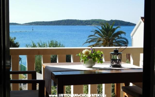 Vis - Apartmaji Utrobicic - apartmaji otok Vis Hrvaška