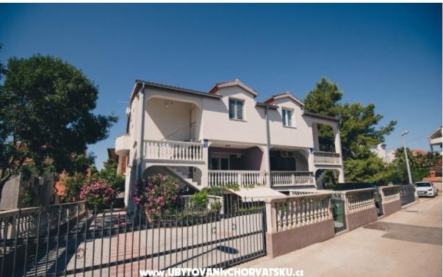 Ana Apartmaji - apartmaji Vodice Hrvaška