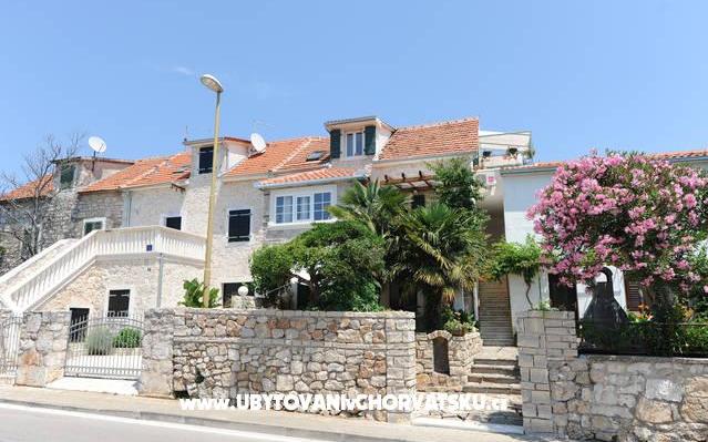 Apartma Gita -Ston Hiša - apartmaji Vodice Hrvaška