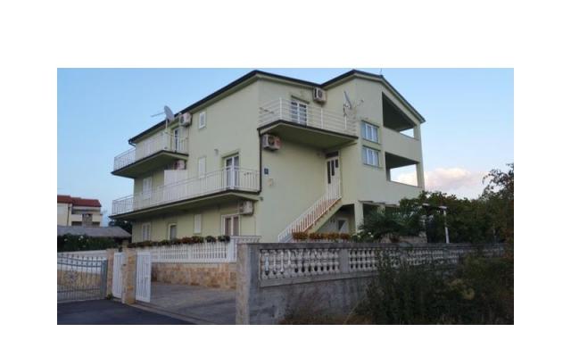Apartma Ivan - apartmaji Vodice Hrvaška