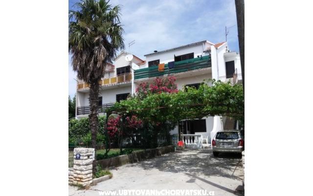 Apartma Mirak - apartmaji Vodice Hrvaška