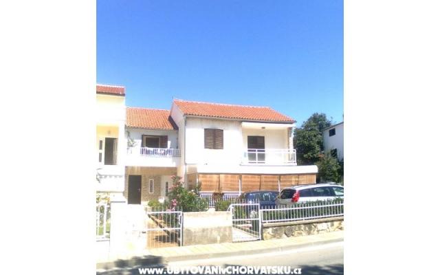 Apartma Tomislav - apartmaji Vodice Hrvaška