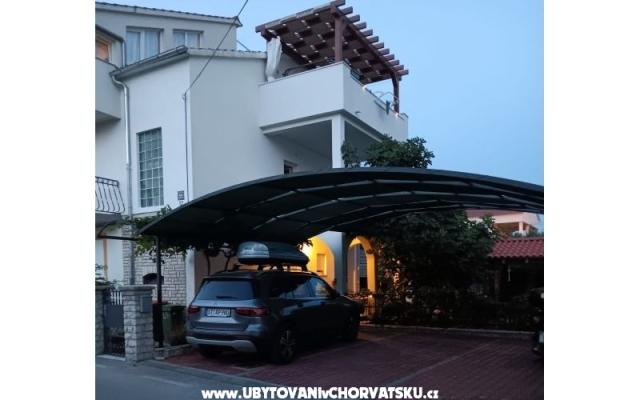 Apartma Viola - apartmaji Vodice Hrvaška