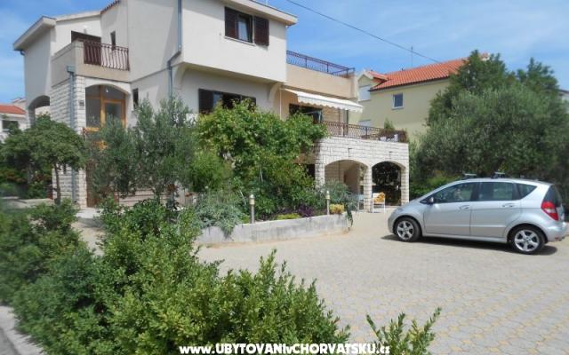 Apartmaji Mira - apartmaji Vodice Hrvaška