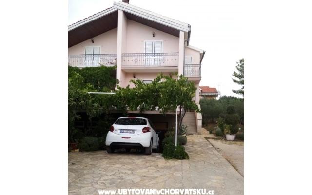 Apartmaji Ema - apartmaji Vodice Hrvaška