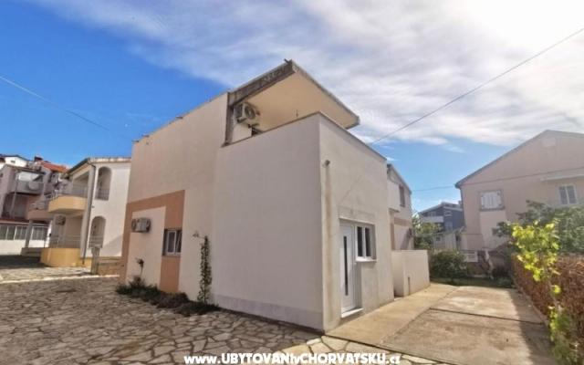 Apartmaji Ema i Roza - apartmaji Vodice Hrvaška