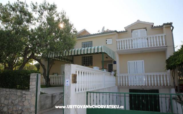 Apartmaji Ergić Bozena - apartmaji Vodice Hrvaška