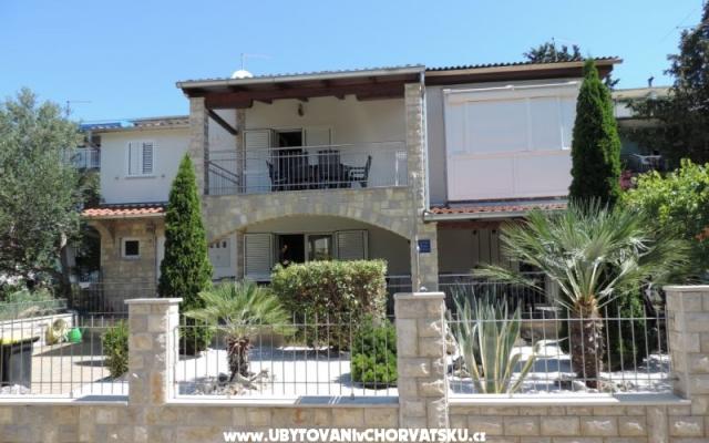Apartma Veronika - apartmaji Vodice Hrvaška