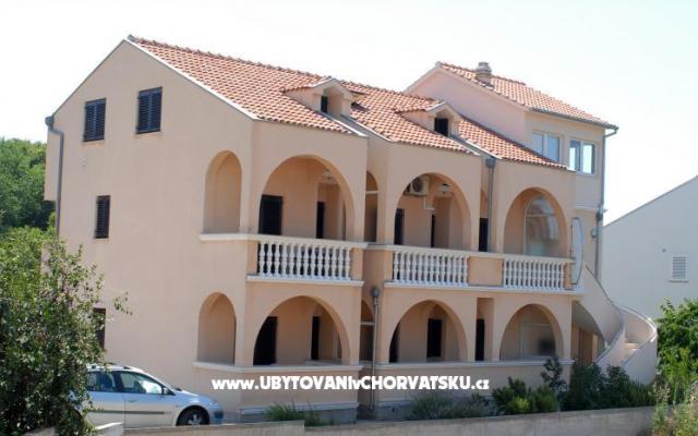 Apartmaji Mediterranean sundance - apartmaji Vodice Hrvaška