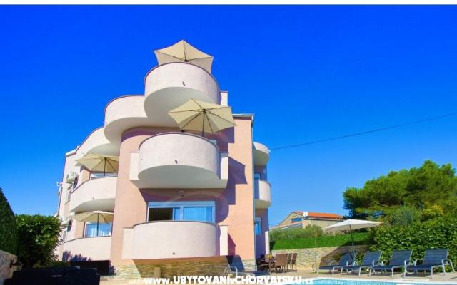 Aquarius Apartmaji - apartmaji Vodice Hrvaška