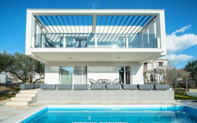 Beach Villa z bazenom Tribunj - apartmaji Vodice Hrvaška