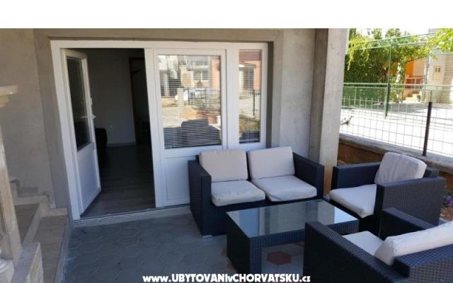 Luka Vodice - apartmaji Vodice Hrvaška