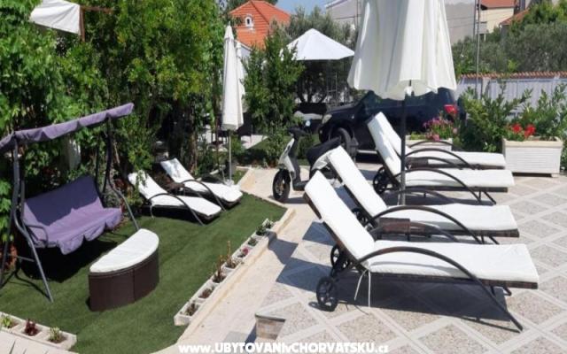 Mariva Holiday Home - apartmaji Vodice Hrvaška