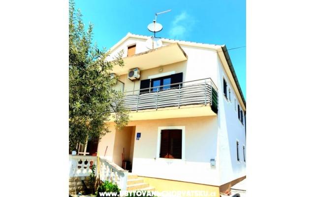 Apartmaji Grubelic - apartmaji Vodice Hrvaška