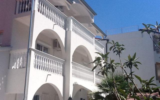 Villa Amelia - apartmaji Vodice Hrvaška