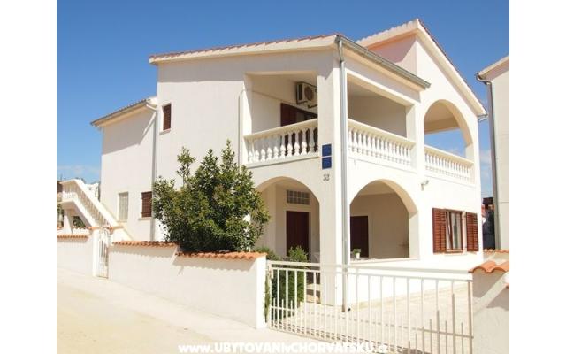 Villa Dubravka - apartmaji Vodice Hrvaška