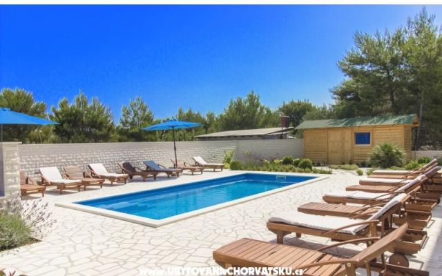Villa Royal***** - apartmaji Vodice Hrvaška