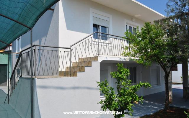 Hiša s bazenom Gaspar - apartmaji Zadar Hrvaška