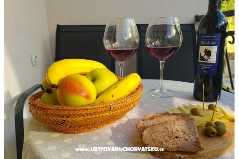 Apartmaji Krvavica – foto 14