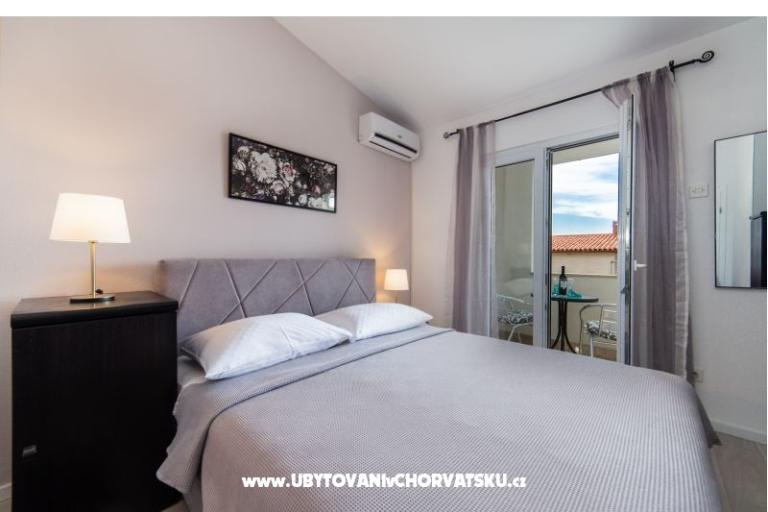 Apartmaji DIVNA – foto 11