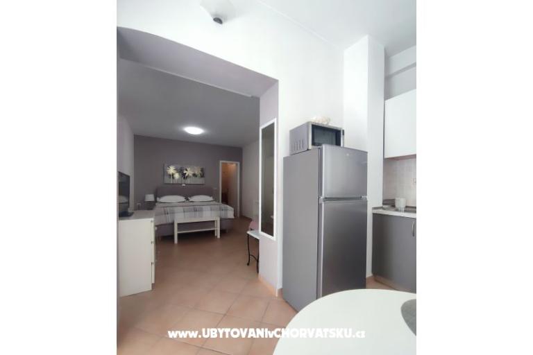 Apartmaji DIVNA – foto 12