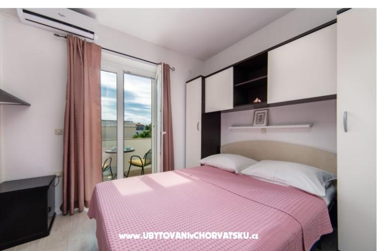 Apartmaji DIVNA – foto 13