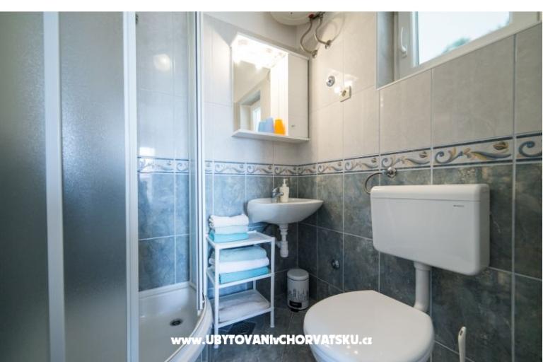 Apartmaji DIVNA – foto 14