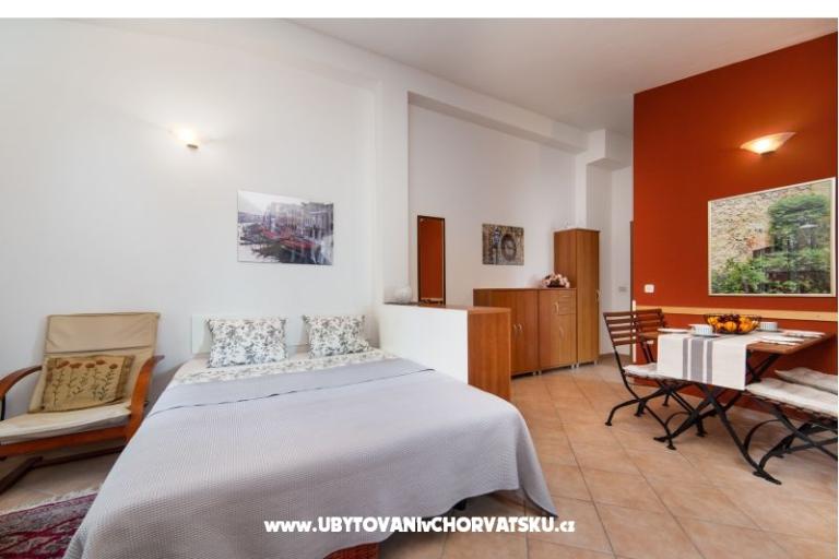Apartmaji DIVNA – foto 15
