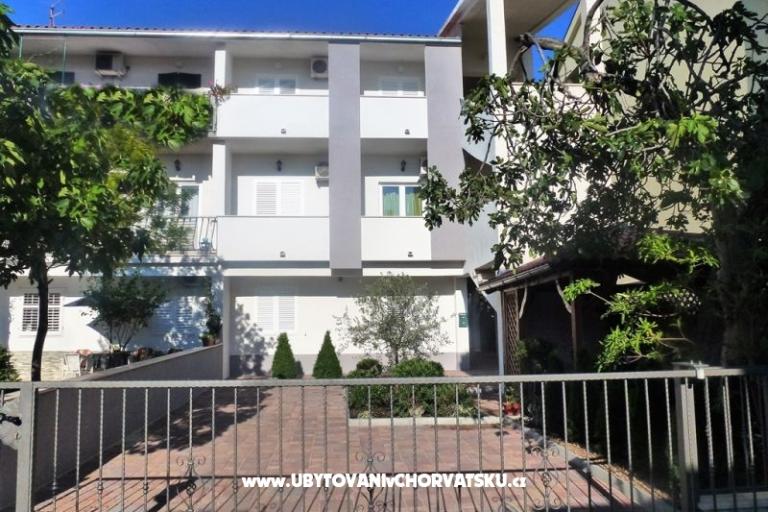 Apartmaji DIVNA – foto 2