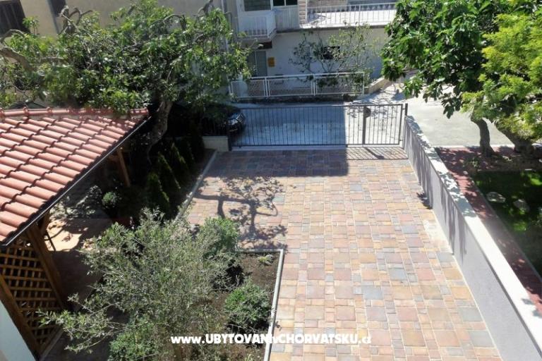 Apartmaji DIVNA – foto 3