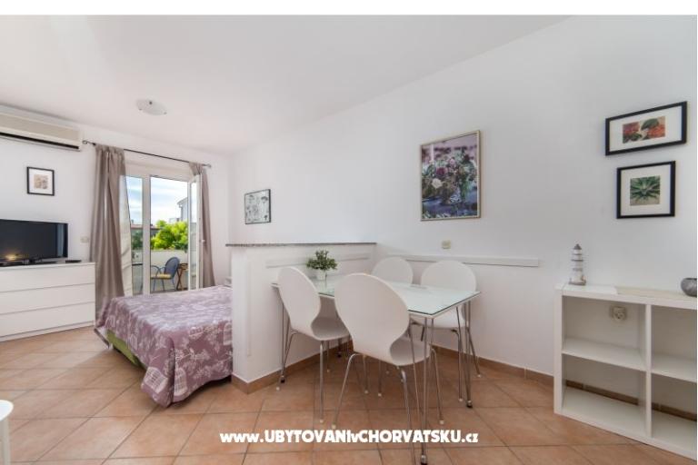 Apartmaji DIVNA – foto 4
