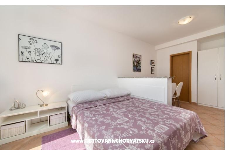 Apartmaji DIVNA – foto 8
