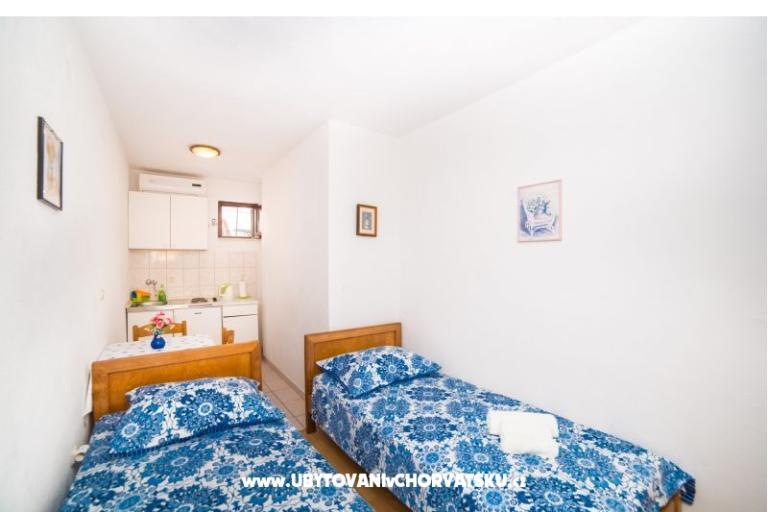 Apartmaji with sea view – foto 17