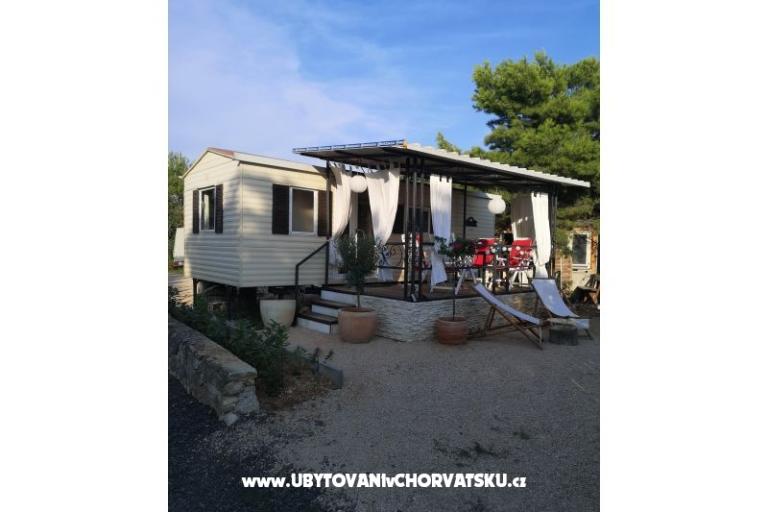 Mobile Hiša Maroon – foto 14