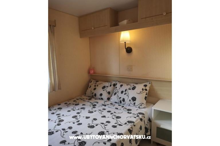 Mobile Hiša Maroon – foto 15
