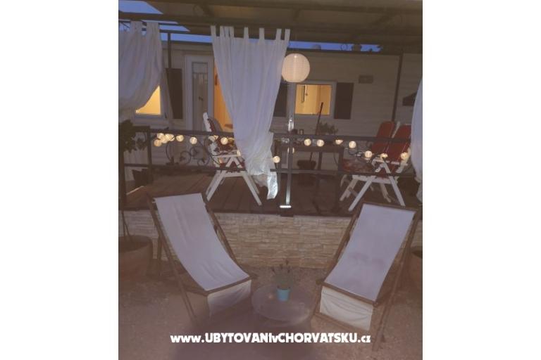 Mobile Hiša Maroon – foto 2