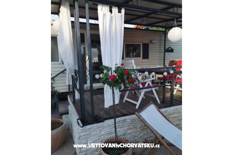 Mobile Hiša Maroon – foto 7