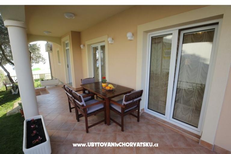 Apartmaji First row to the sea – foto 10