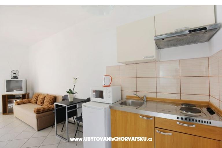 Apartmaji First row to the sea – foto 17