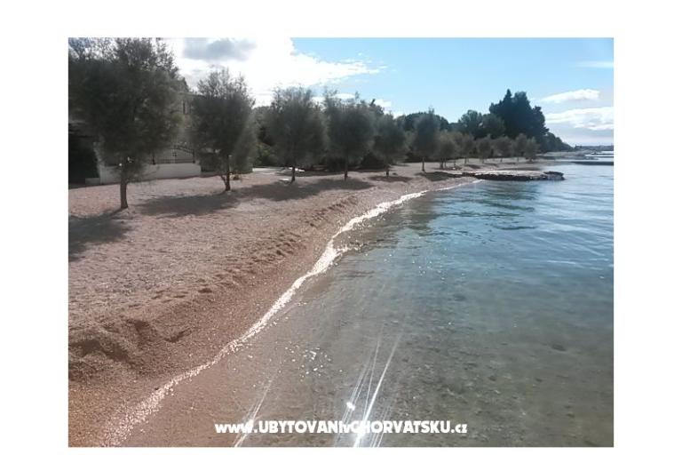 Apartmaji na plaži 'BRALIC' – foto 4