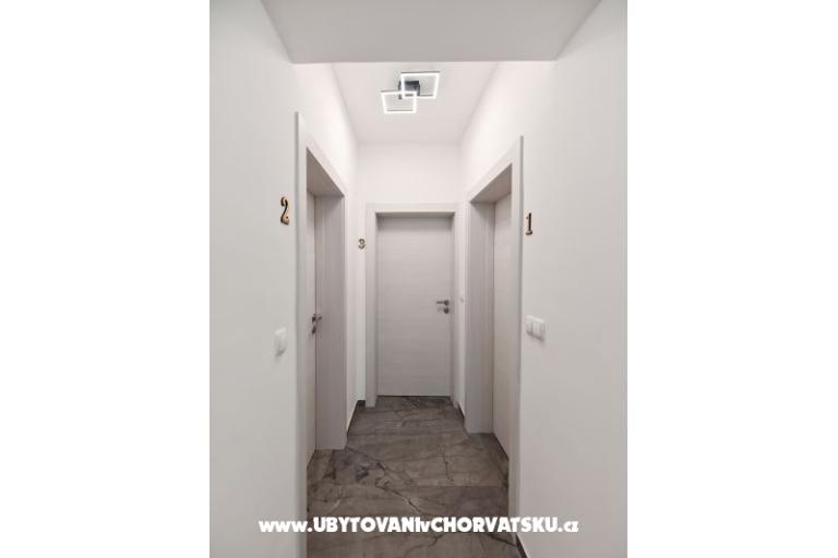 Apartmaji Royal Holiday  – foto 10